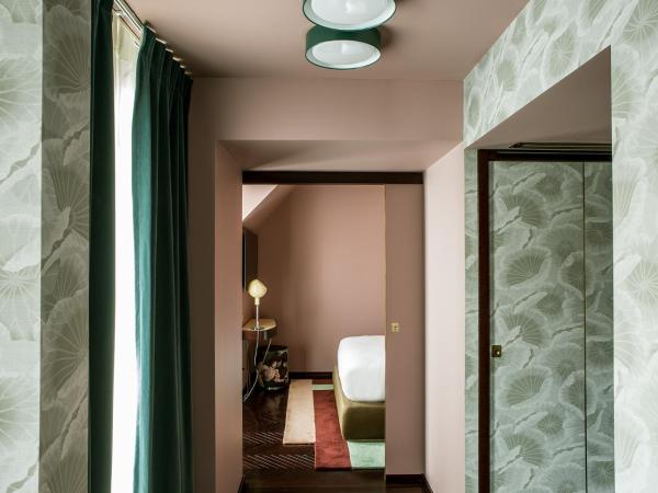 Hôtel du Rond-point des Champs-Élysées - Esprit de France : photo 10 de la chambre suite avec balcon