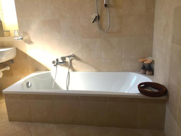 Harbour View B&B : photo 4 de la chambre chambre double ou lits jumeaux avec balcon