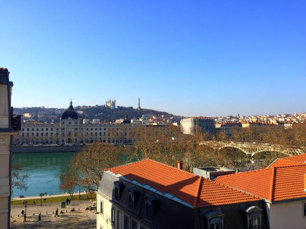 Best Western Hotel du Pont Wilson : photo 10 de la chambre chambre familiale avec balcon et vue