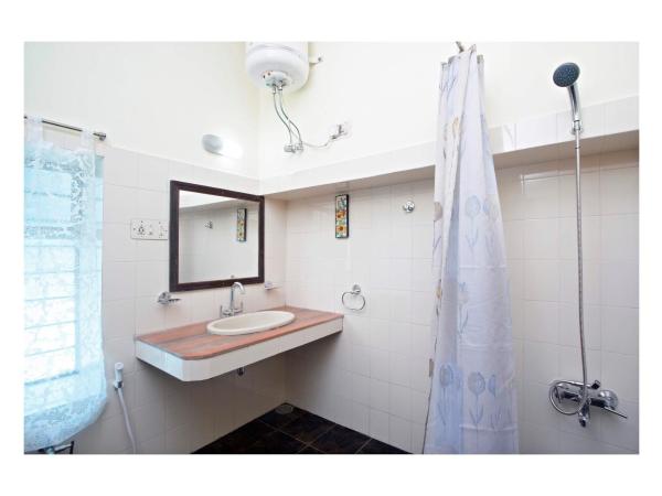 Nokha House : photo 4 de la chambre chambre double - vue sur jardin