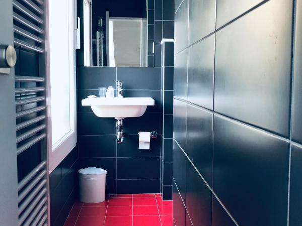 The Originals City, Hôtel Lecourbe, Paris Tour Eiffel : photo 5 de la chambre chambre simple standard