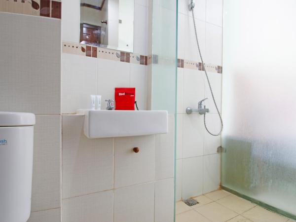 RedDoorz @ Turangga Sari : photo 7 de la chambre chambre double reddoorz