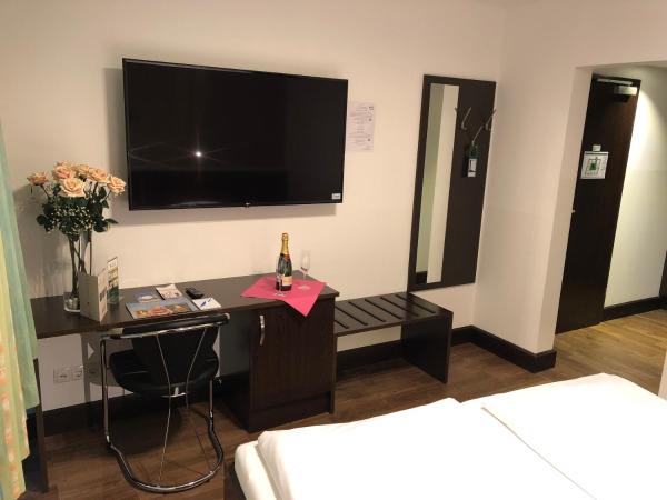 Hotel König : photo 3 de la chambre chambre double