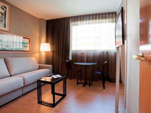 Aparthotel Atenea Barcelona : photo 5 de la chambre chambre double ou lits jumeaux premium