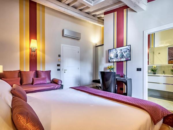 Arte' Boutique Hotel : photo 4 de la chambre chambre lit king-size deluxe - vue sur cathdrale