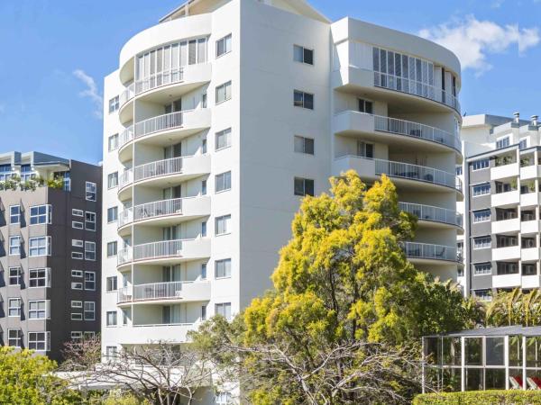 Founda Gardens Apartments : photo 2 de la chambre rosalie two-bedroom apartment