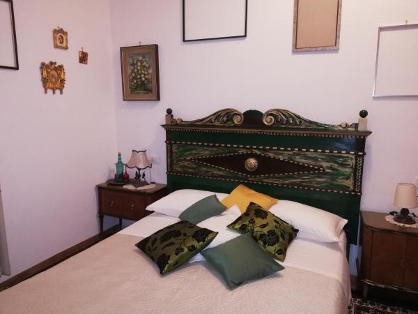 Residenza Rubbiani - Fermata Fiera e Rizzoli : photo 2 de la chambre chambre double avec salle de bains privative