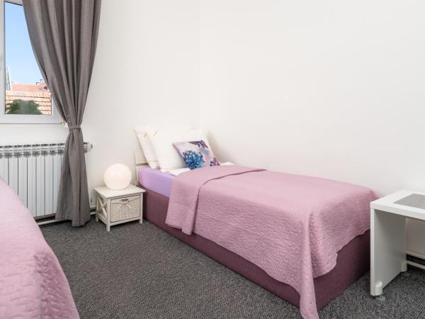 Rooms Mira by Anastasia : photo 4 de la chambre chambre triple classique