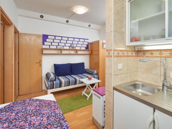 Rooms Mira by Anastasia : photo 8 de la chambre chambre triple classique