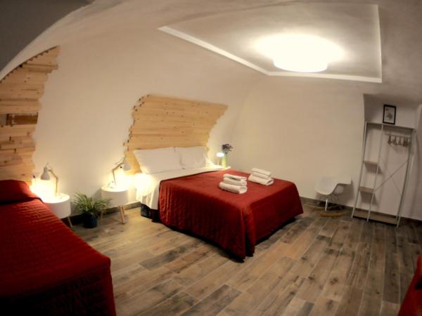 The Foria House by House In Naples : photo 2 de la chambre appartement avec terrasse