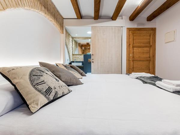 Hostal 977 : photo 10 de la chambre chambre lits jumeaux avec salle de bains