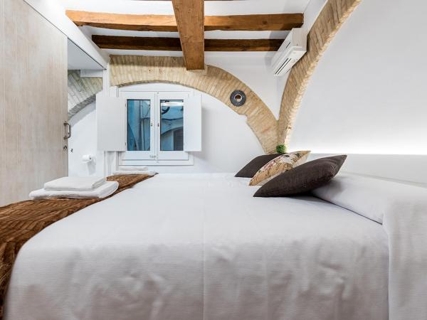 Hostal 977 : photo 7 de la chambre chambre lits jumeaux avec salle de bains privative