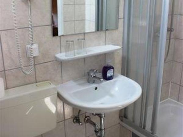 Hotel-Pension Rheingold am Kurfürstendamm : photo 8 de la chambre chambre double