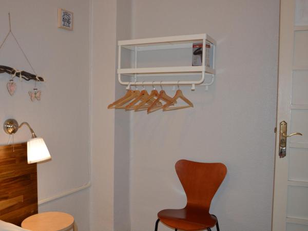 Pensión Moratin : photo 1 de la chambre chambre double avec douche