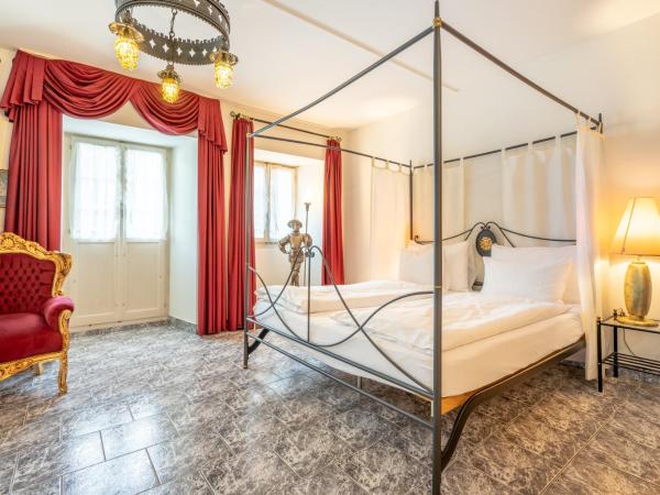 Altstadt Hotel Magic Luzern : photo 9 de la chambre suite cœur de lion avec bain à remous