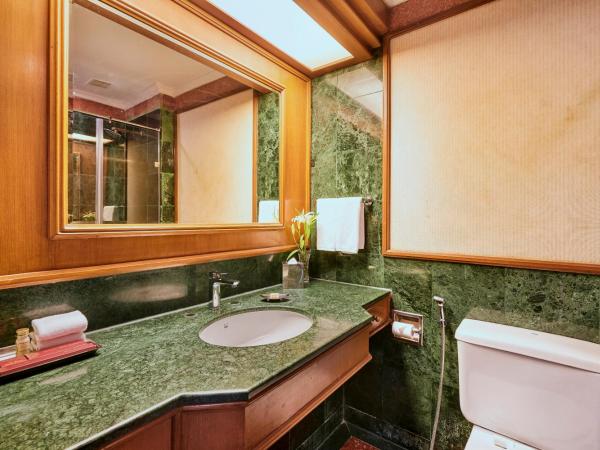 The Ummed Ahmedabad Airport : photo 1 de la chambre executive suite with pool view - 30% discount on laundry