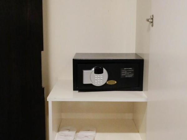 The Grand Campbell Hotel Kuala Lumpur : photo 10 de la chambre chambre supérieure lit queen-size