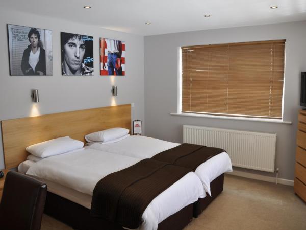 Hotel Celebrity Bournemouth East Cliff by Villare hotels : photo 7 de la chambre chambre lits jumeaux supérieure