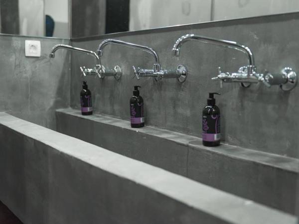 Kumba Hostel : photo 2 de la chambre lit dans dortoir pour hommes de 4 lits