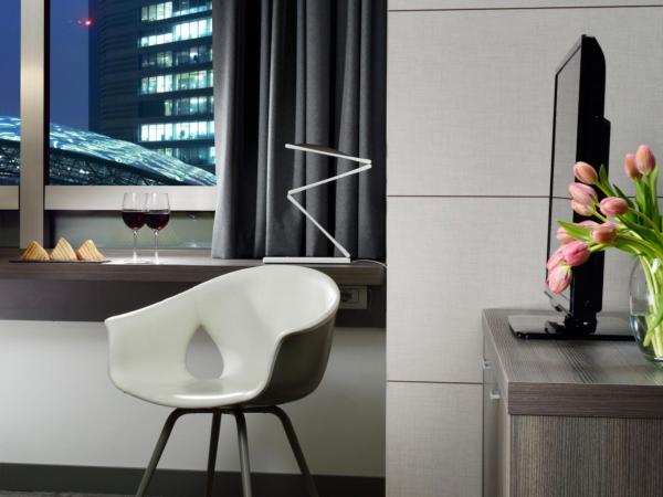 UNAHOTELS San Vitale Bologna : photo 6 de la chambre suite junior double avec canapé-lit