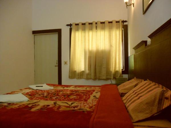Hotel Sidhartha Walking Distance From TajMahal : photo 2 de la chambre chambre double ou lits jumeaux standard
