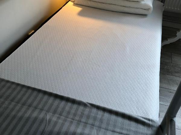 Örebro City Hostel : photo 2 de la chambre chambre quadruple avec salle de bains commune