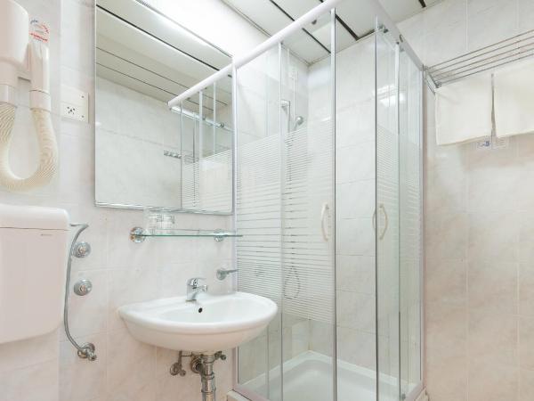 Hotel Splendid : photo 7 de la chambre chambre double/lits jumeaux - balcon et vue sur mer