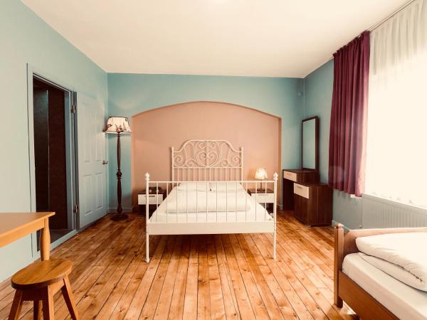 Cheers Midtown Hostel : photo 1 de la chambre chambre double avec salle de bains privative