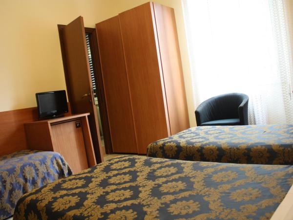 Hotel Garden : photo 4 de la chambre chambre triple