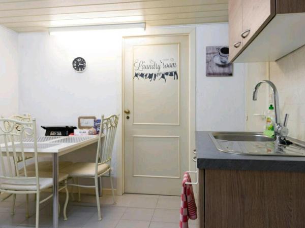 Homestay Gent-Merelbeke self check-in service : photo 8 de la chambre chambre simple avec salle de bains extérieure privative