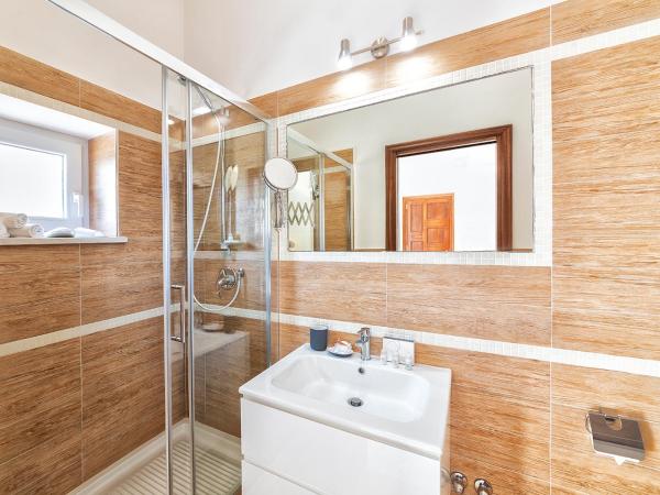 B&B Marcantonio - Ischia Ponte : photo 8 de la chambre chambre double avec balcon - vue sur château