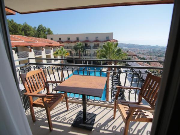 Neopol Hotel : photo 8 de la chambre chambre familiale