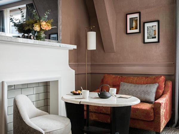 Sofitel Le Scribe Paris Opera : photo 10 de la chambre chambre de luxe avec 1 lit queen-size - vue sur cour ou rue scribe