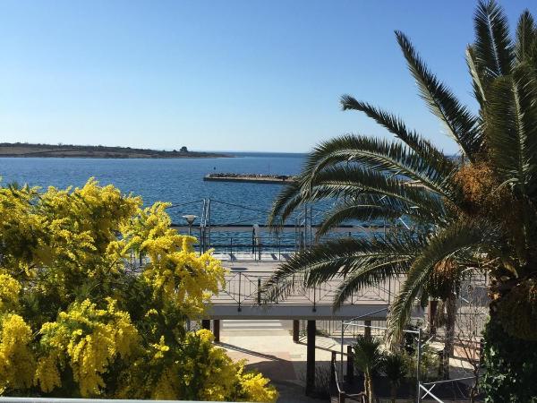 Guesthouse Punta Mira - Beachfront : photo 6 de la chambre chambre double avec balcon - vue sur mer