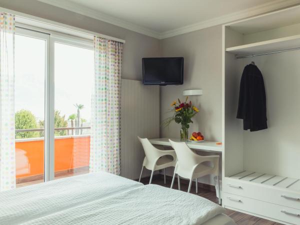 B&B Toblerina : photo 3 de la chambre classic double room with lake view