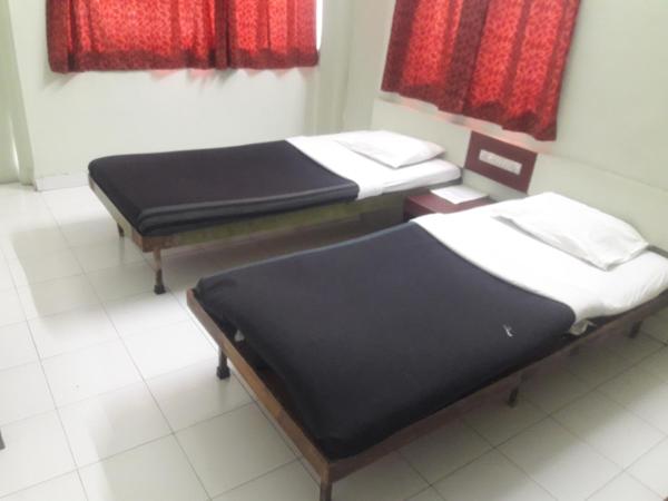 Maurya Residency : photo 3 de la chambre standard non ac room(indian nationals only)