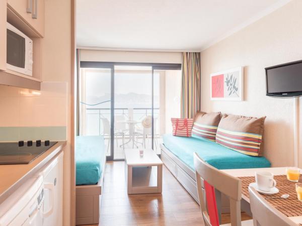 Résidence La Palme d'Azur Cannes Verrerie : photo 1 de la chambre appartement 1 chambre avec vue sur la mer (5 adultes)