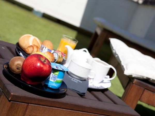 Hotel Moderno Puerta del Sol : photo 5 de la chambre chambre double ou lits jumeaux avec terrasse - avant du bâtiment