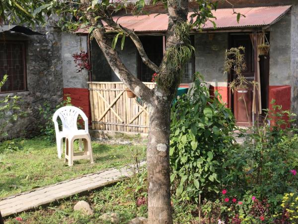 Gurkha Lodge : photo 3 de la chambre chambre double avec salle de bains privative