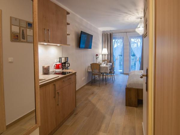 Apartamenty Cesarskie - Apartamenty Bryza - Parking : photo 6 de la chambre studio avec parking