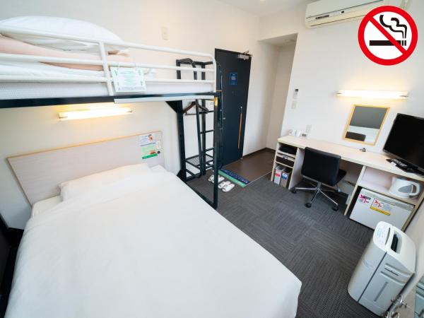 Super Hotel Tokyo Kameido : photo 2 de la chambre chambre double avec lits superposés - non-fumeurs