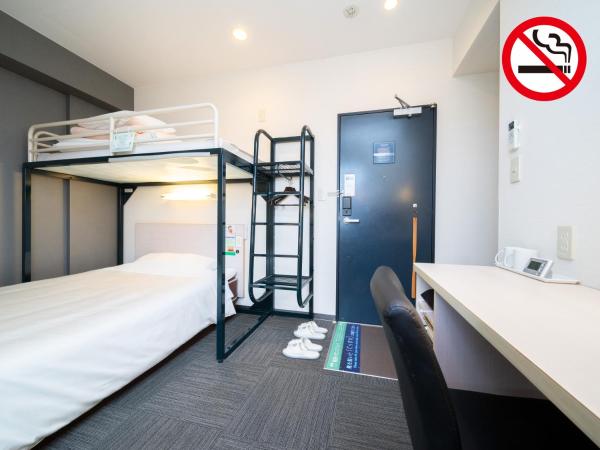 Super Hotel Tokyo Kameido : photo 4 de la chambre chambre double avec lits superposés - non-fumeurs