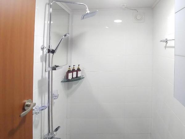 Dolma Hongdae : photo 1 de la chambre chambre double avec salle de bains commune