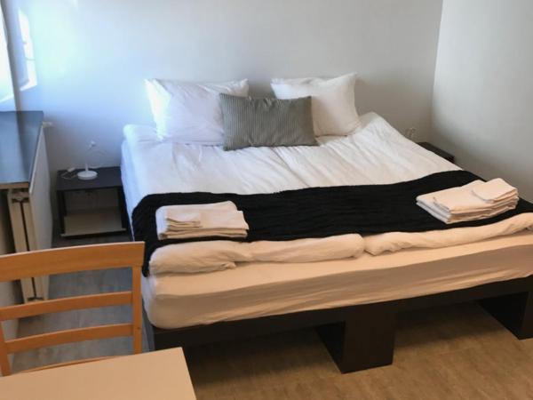 REK Inn : photo 1 de la chambre chambre double avec salle de bains privative