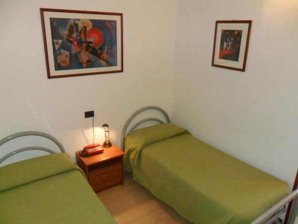 Ospitalità San Tommaso d'Aquino : photo 4 de la chambre chambre lits jumeaux