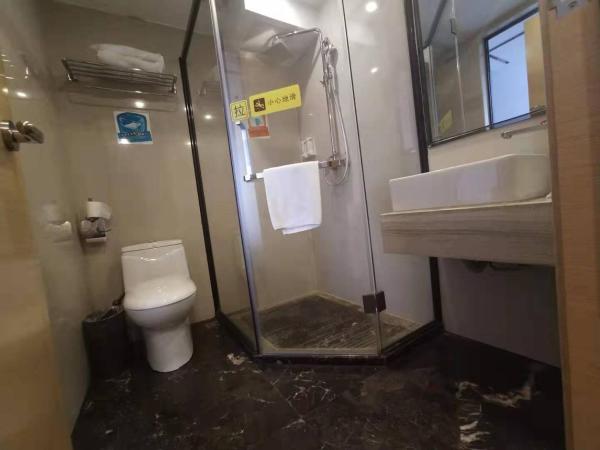 7Days Dongguan Tangxiayin Square Walmart : photo 4 de la chambre chambre lits jumeaux standard