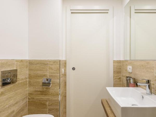 Regis Condo : photo 10 de la chambre appartement en duplex