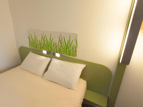 ibis budget Cherbourg - La Glacerie : photo 8 de la chambre chambre double