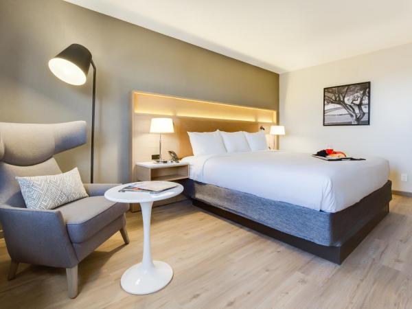 Radisson Hotel Salt Lake City Downtown : photo 4 de la chambre chambre premium lit king-size - accessible aux personnes à mobilité réduite / non-fumeurs