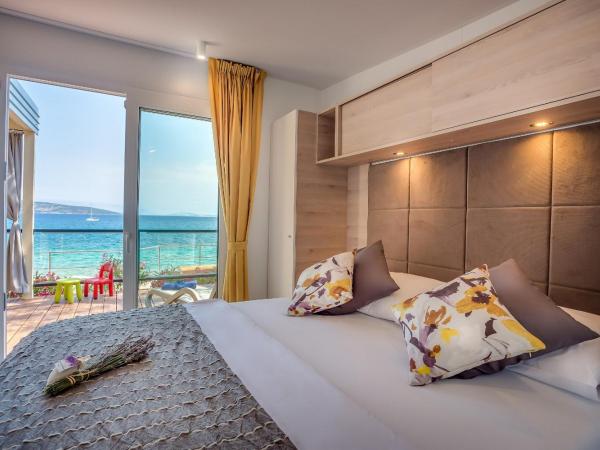 Valamar Camping Ježevac : photo 5 de la chambre lungomare home for 4+2 spectacular seaview